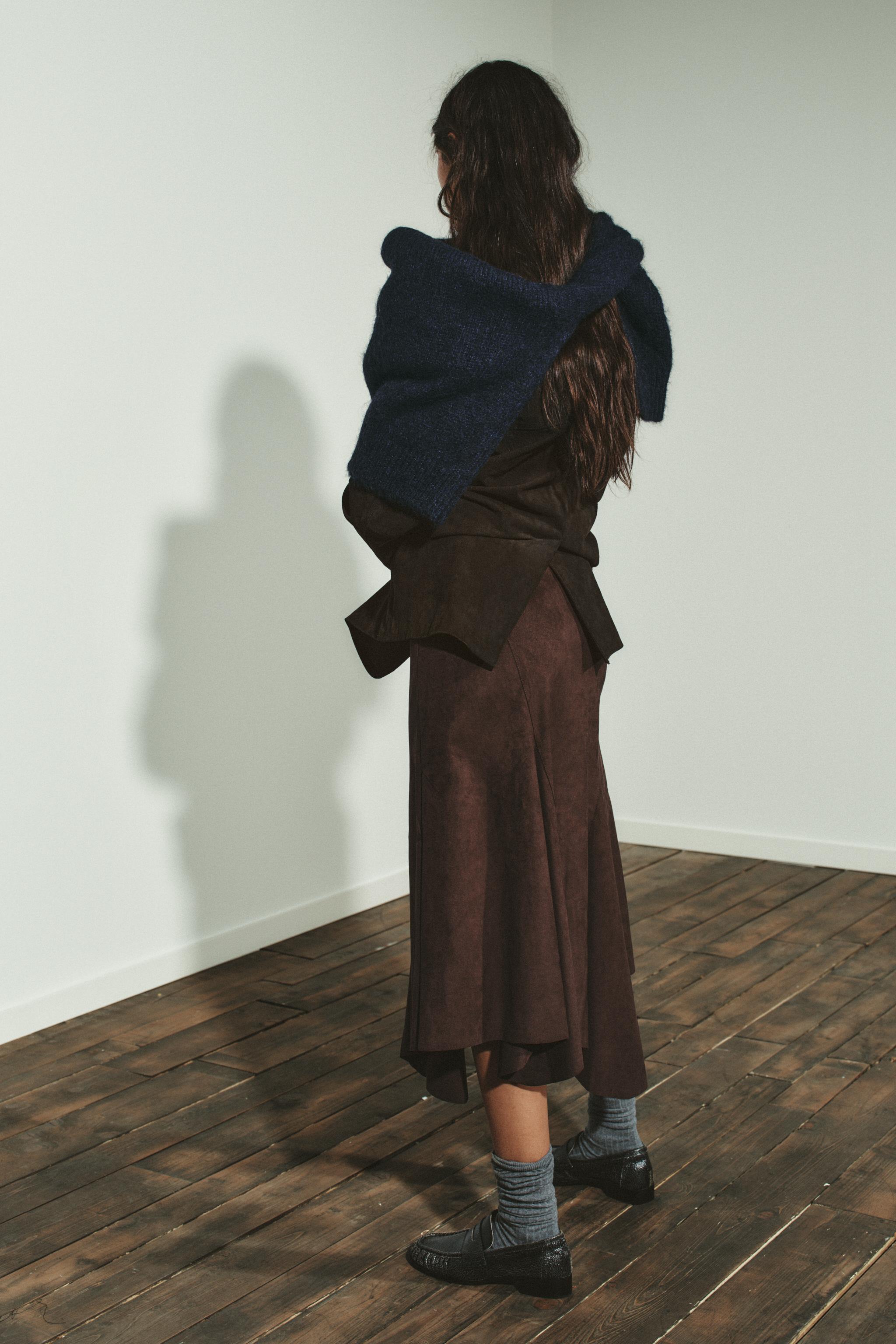 JUPE MI-LONGUE ASYMÉTRIQUE EFFET DAIM